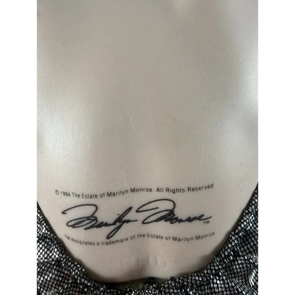 Franklin Mint "Marilyn Monroe" Porcelain Doll 19" Gentlemen Prefer Blondes" 1994 - Picture 7 of 17